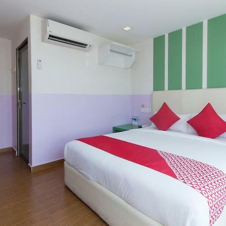 Oyo 419 City Boutique Hotel Банги Екстериор снимка