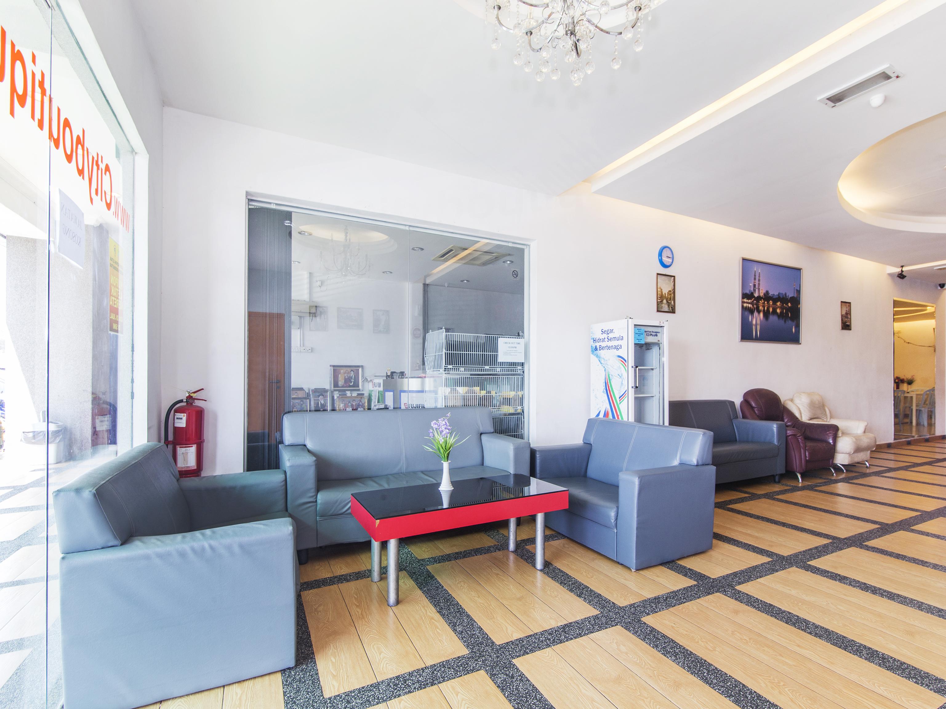 Oyo 419 City Boutique Hotel Банги Екстериор снимка