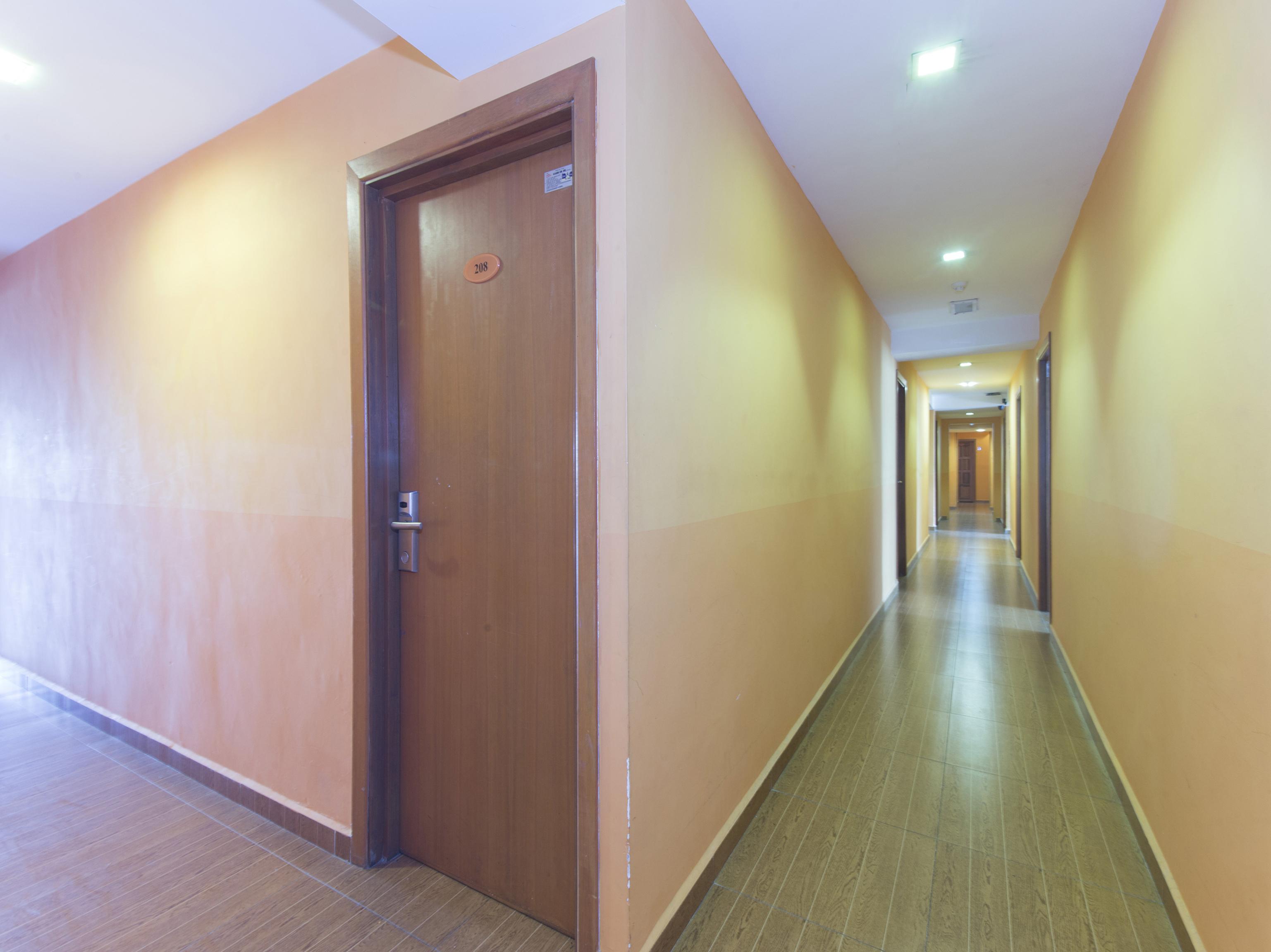 Oyo 419 City Boutique Hotel Банги Екстериор снимка