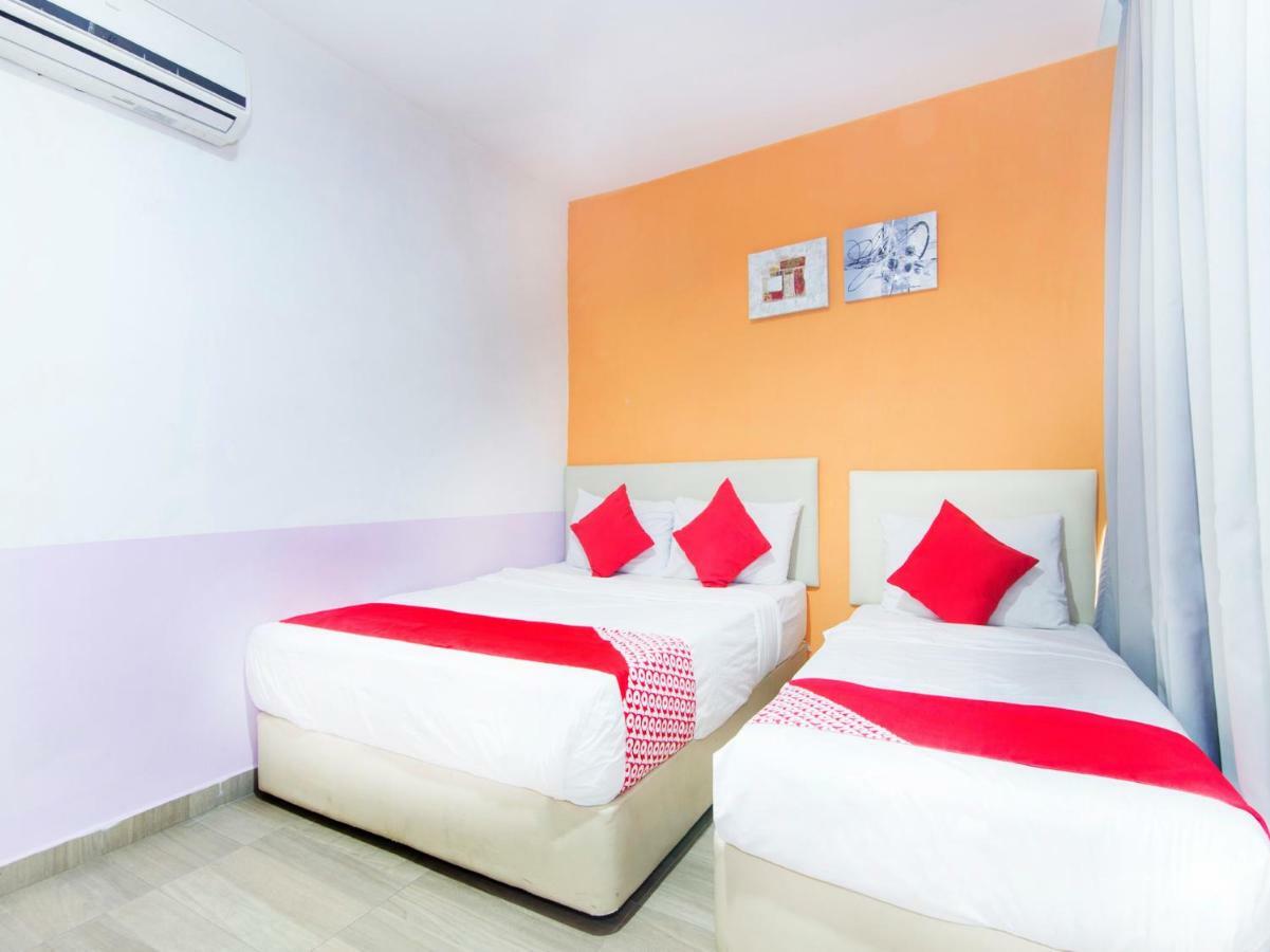 Oyo 419 City Boutique Hotel Банги Екстериор снимка