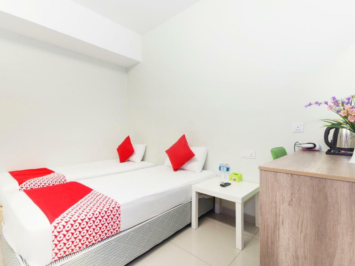 Oyo 419 City Boutique Hotel Банги Екстериор снимка