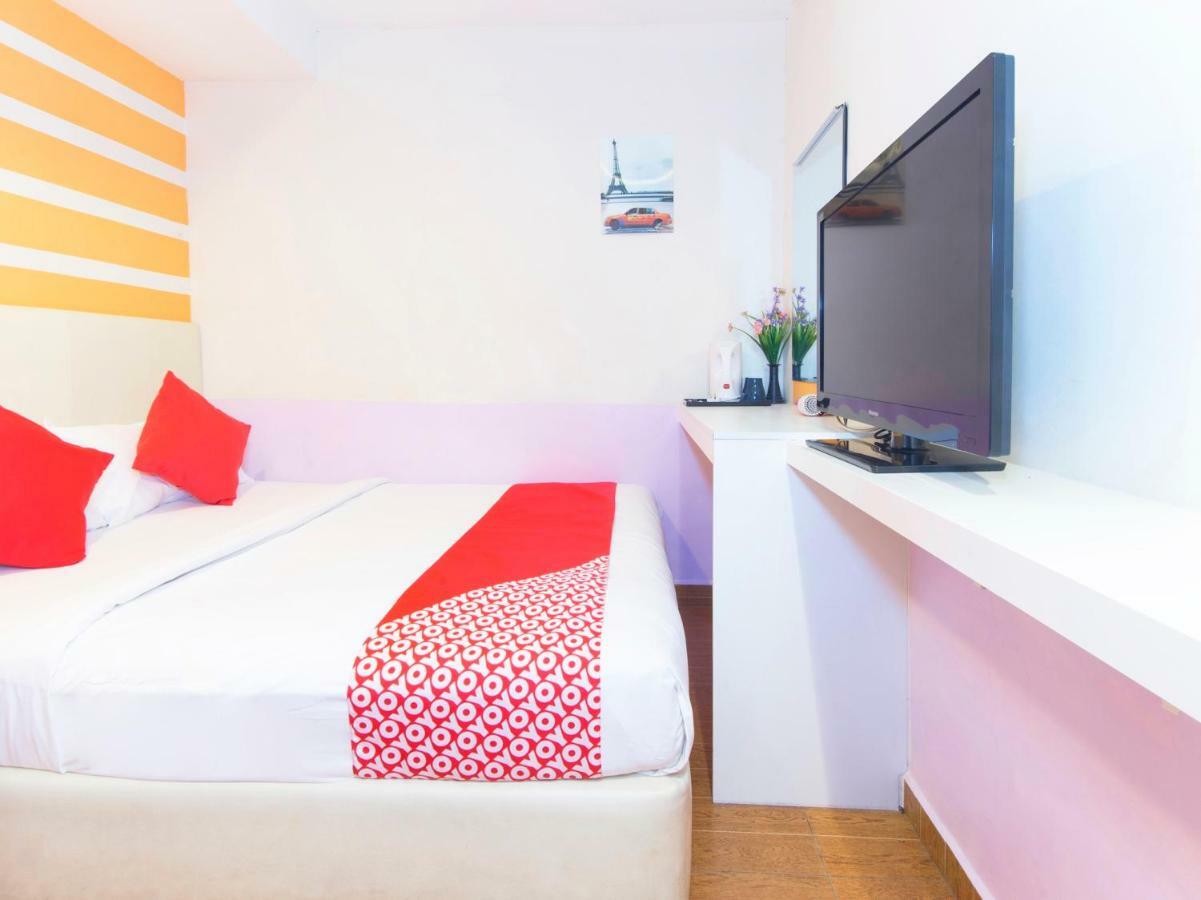 Oyo 419 City Boutique Hotel Банги Екстериор снимка