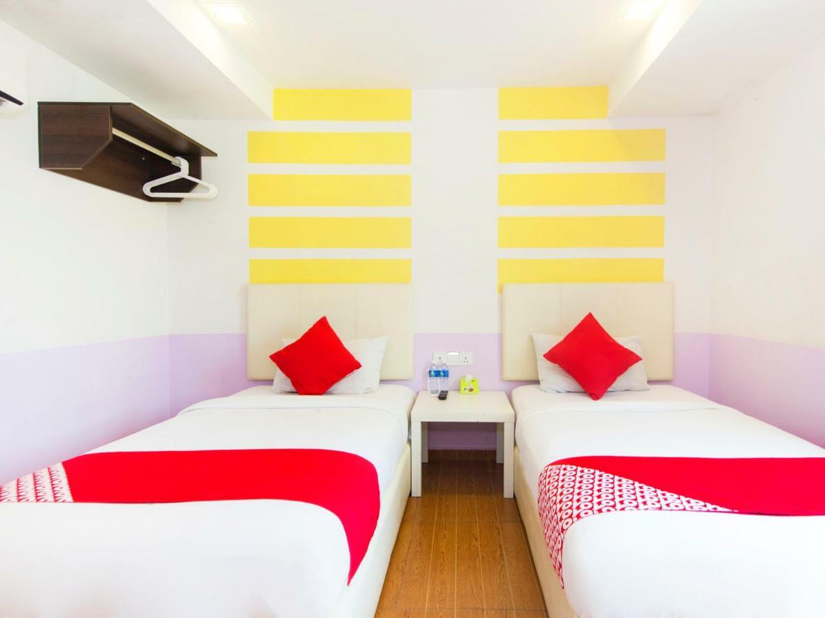 Oyo 419 City Boutique Hotel Банги Екстериор снимка
