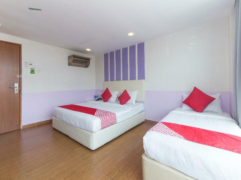 Oyo 419 City Boutique Hotel Банги Екстериор снимка