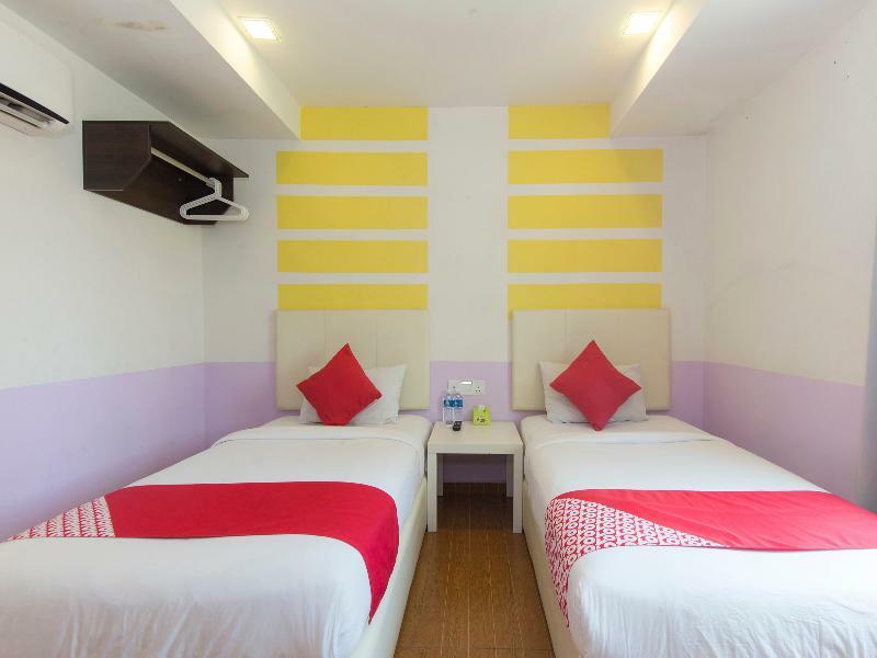 Oyo 419 City Boutique Hotel Банги Екстериор снимка