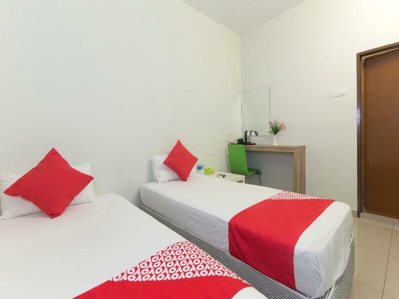 Oyo 419 City Boutique Hotel Банги Екстериор снимка