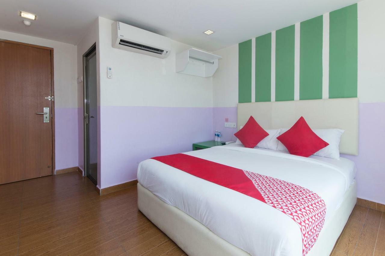 Oyo 419 City Boutique Hotel Банги Екстериор снимка